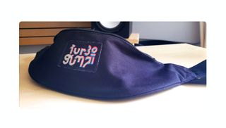 Sacoches avec le logo de Turbo Gumzi