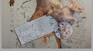 CD avec la pochette et le poster de Runny Noise